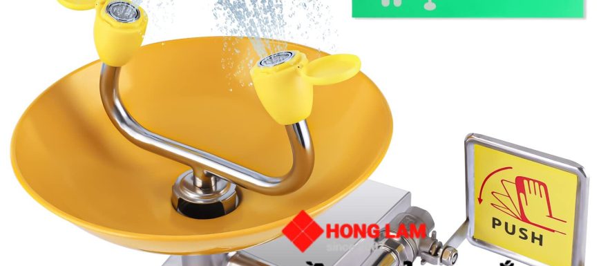 Trang bị biển báo bồn rửa mắt khẩn cấp tại xưởng làm việc